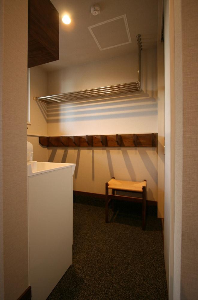 Mokuren Interior Detail