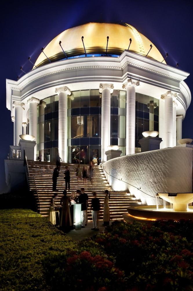 Tower Club at lebua Exterior