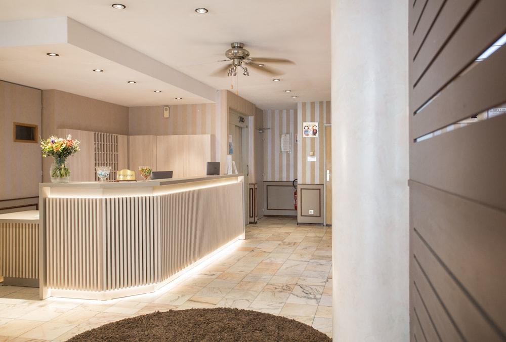 Hôtel Le Rapp Reception