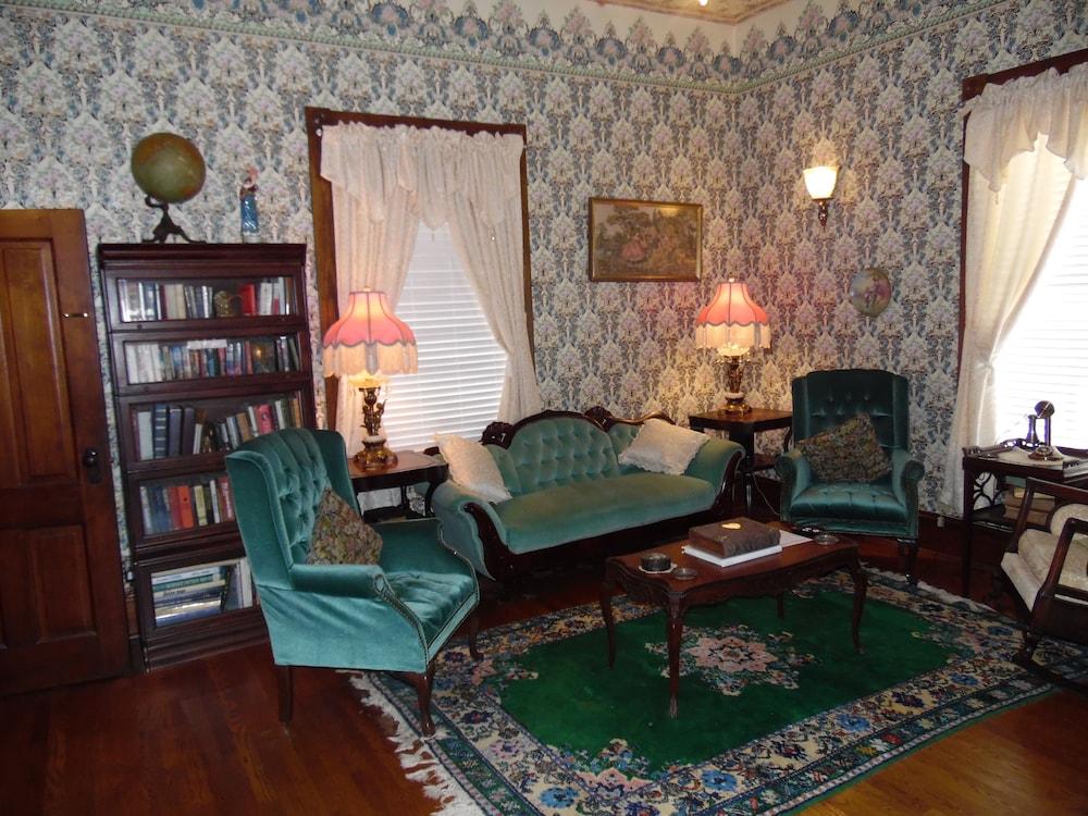 ذا كوين آن هاوس بيد آند بريكفاست داخل الفندق