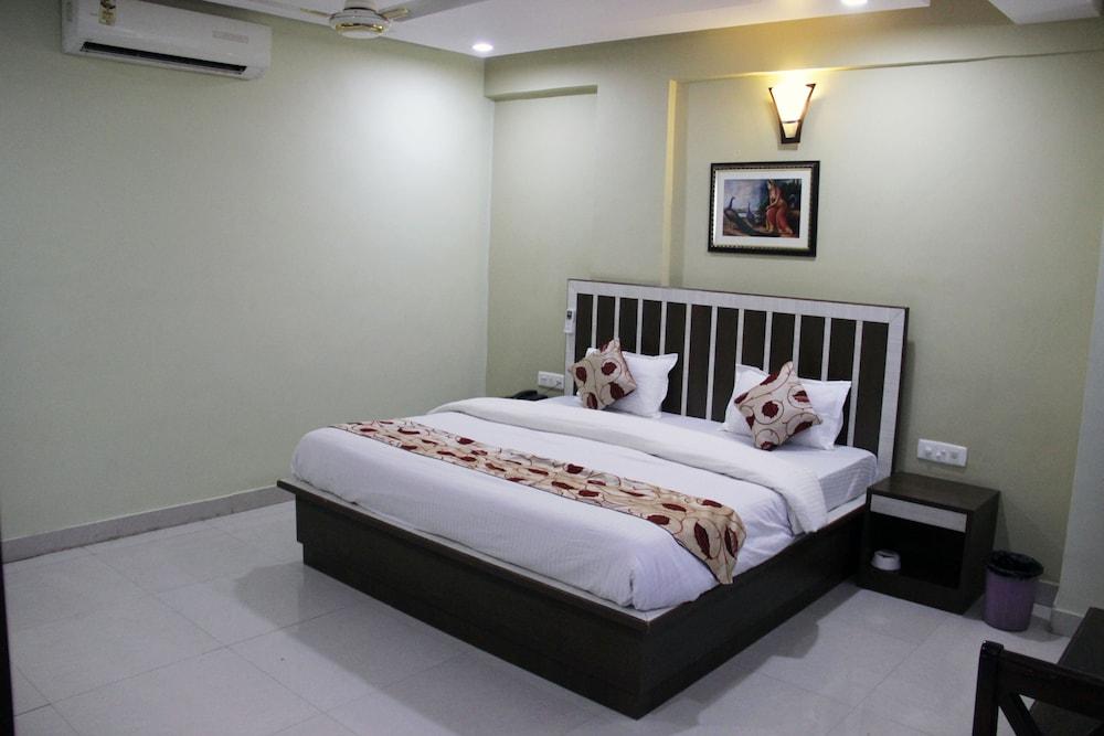 OYO 6915 Hotel Marwar Regency