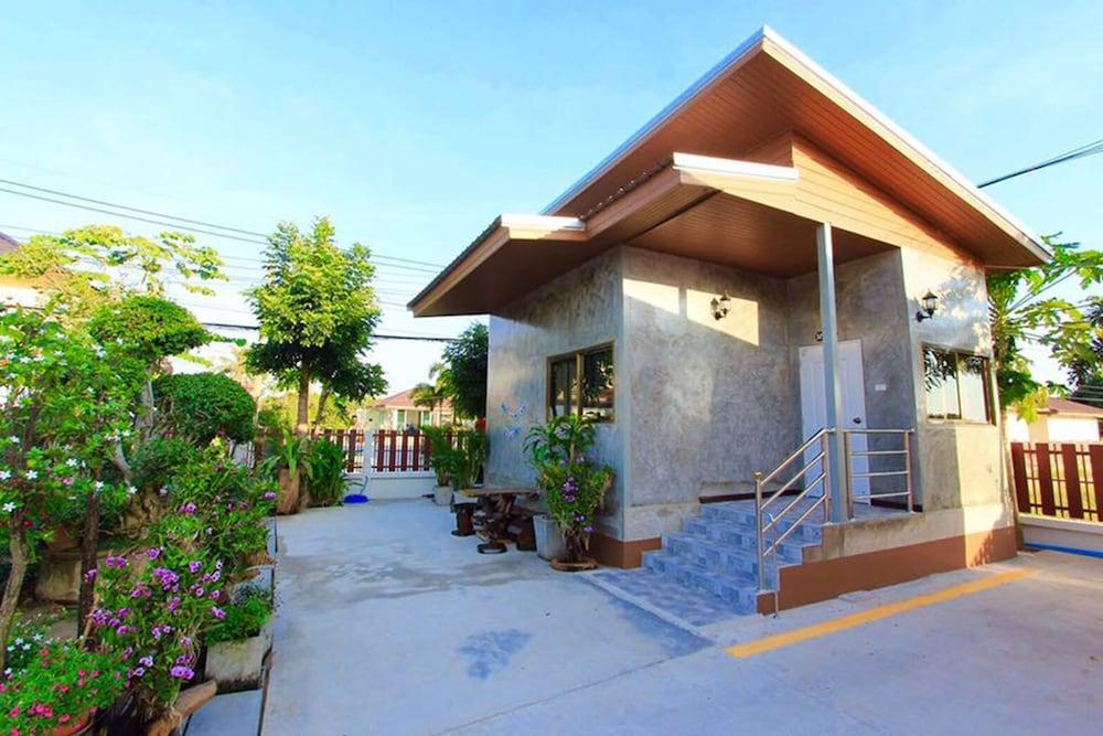 Nava Resort Exterior