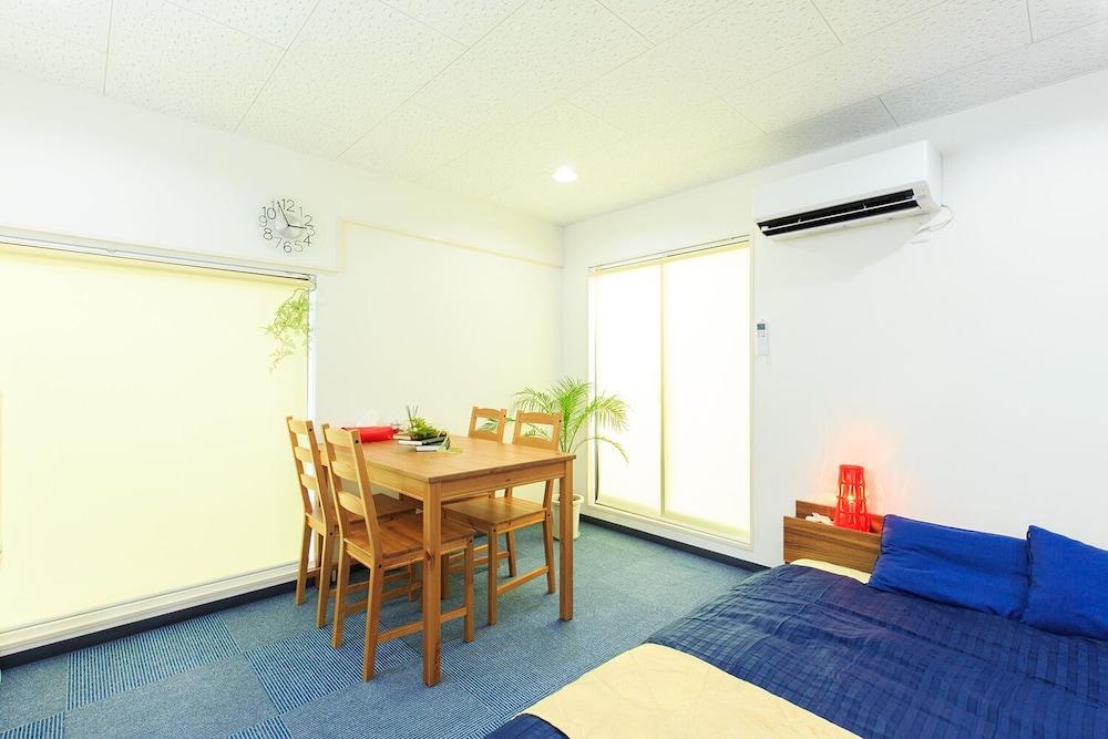 Akirado Room