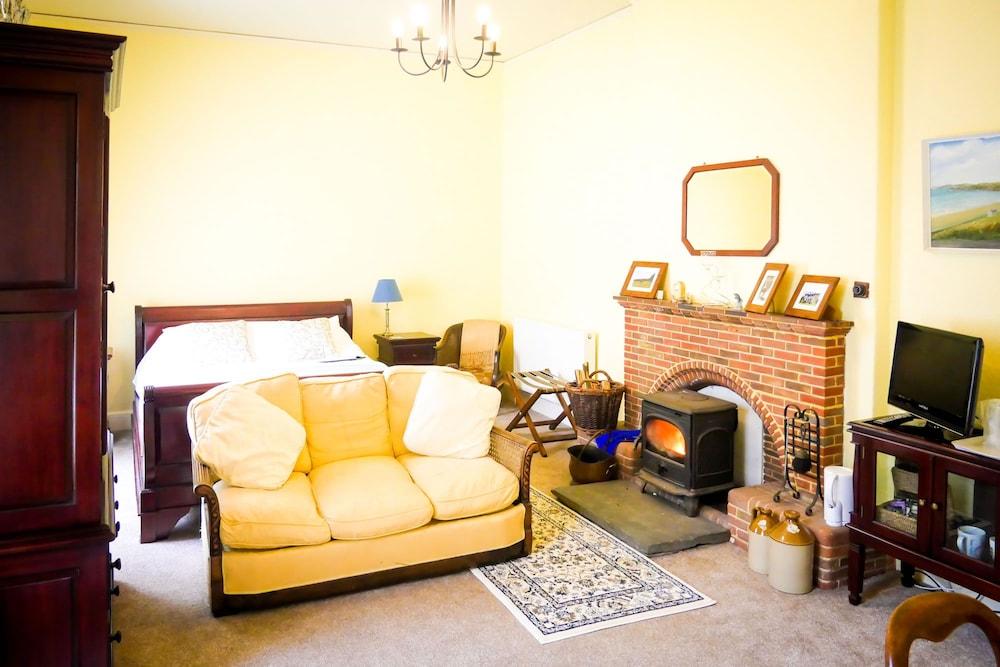 Boulston Manor