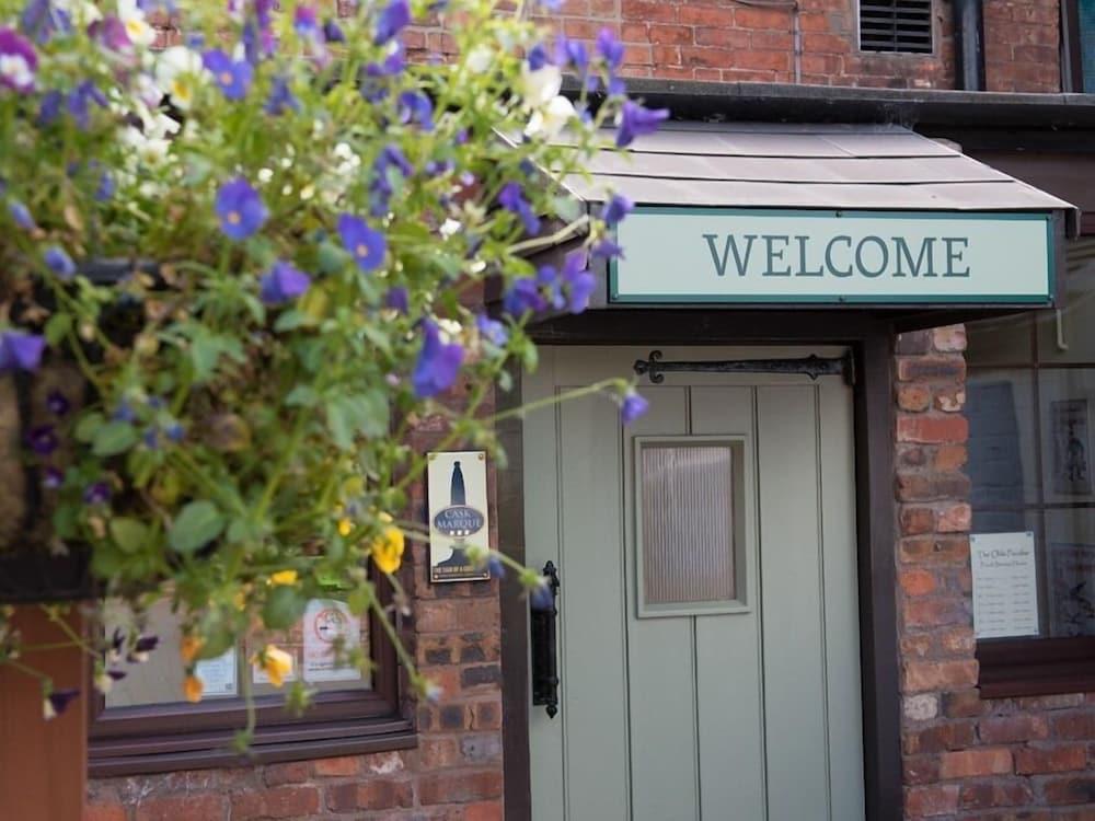 The Olde Peculiar Exterior
