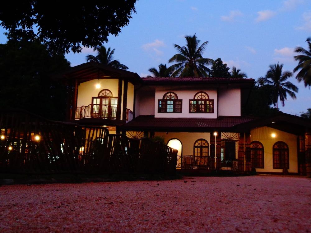 Xotic Resort Exterior