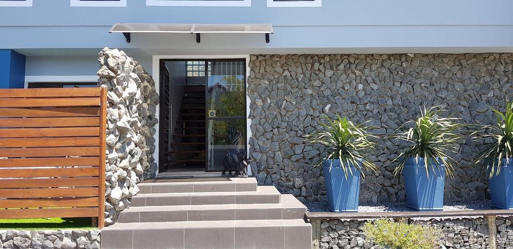 The Hillcrest Guesthouse Reception