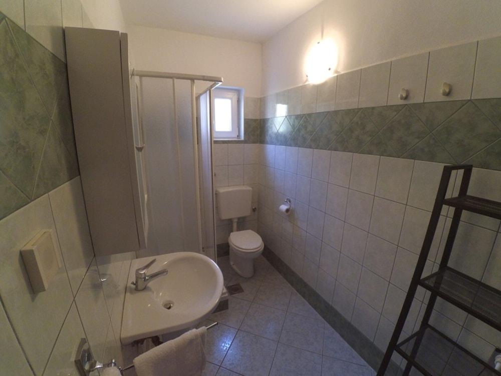 Apartment Maša Bathroom