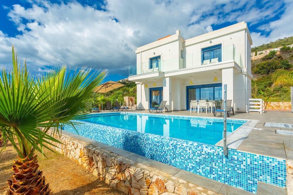 Villa Seashell Large Private Pool Walk to Beach Sea Views A C Wifi Eco-friendly - 2641 Featured Image