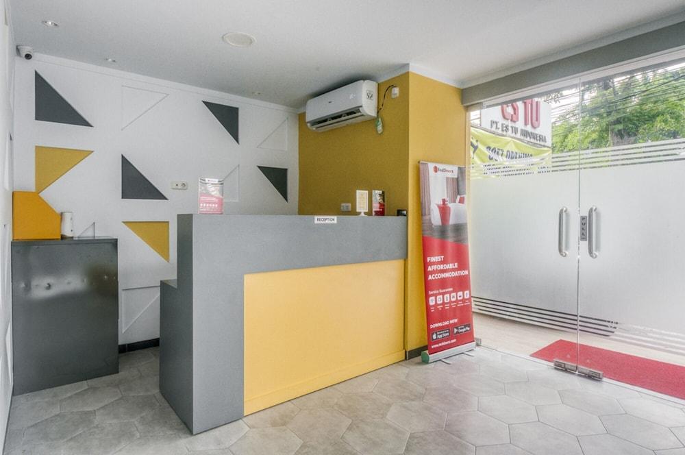 RedDoorz Plus @ Cideng Timur Featured Image