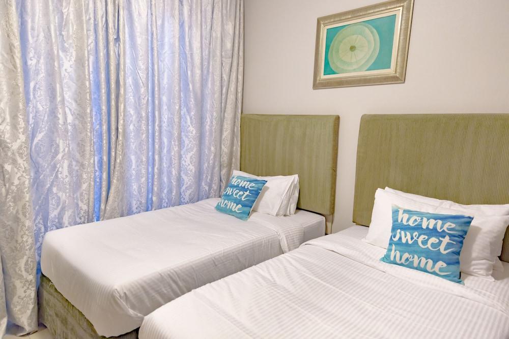 Bravoway Standpoint Tower B in Downtown Room