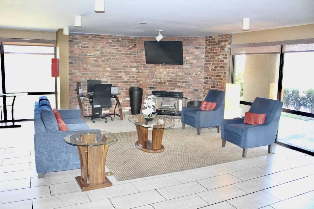 Quality Inn Lobby