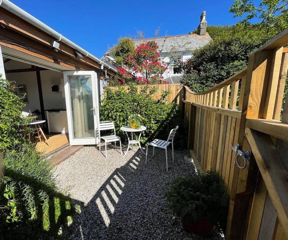 1-bed Sunny Studio Apartment in Tregony, Truro