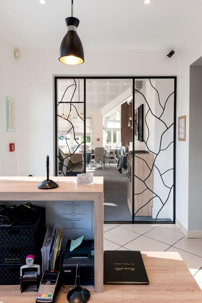 Logis Hôtel les Cèdres Bleus Reception