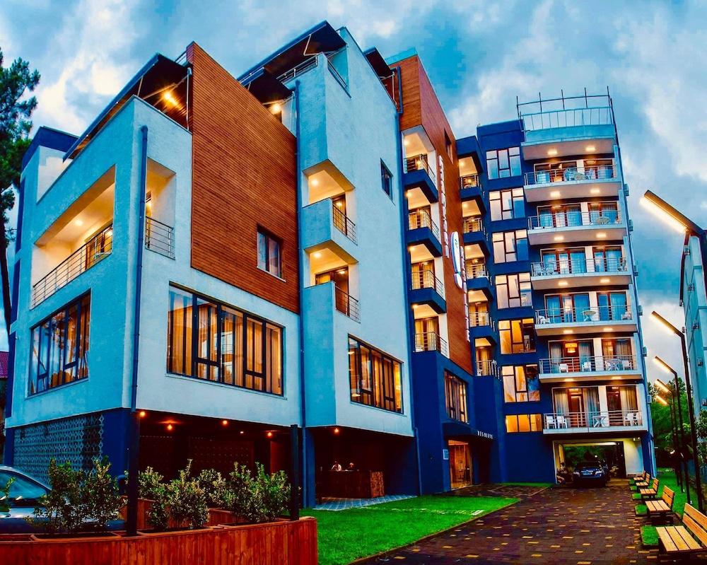 ريزولوت شيكفيتيلي هوتل