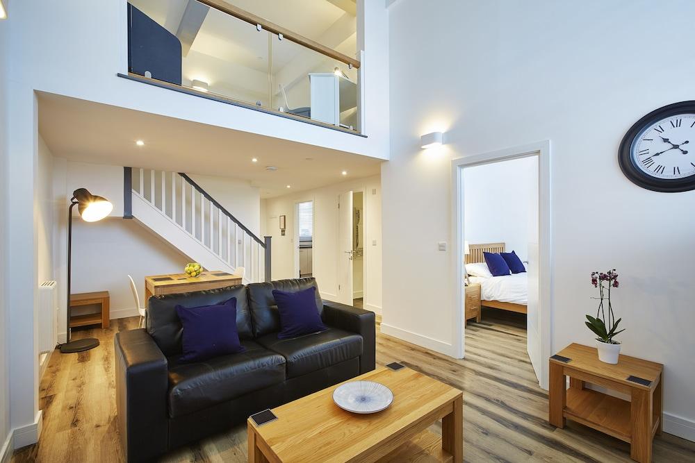 Burkhardt Hall by Viridian Apartments