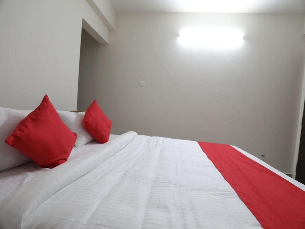 OYO 22440 Rachana Boarding And Lodging Room