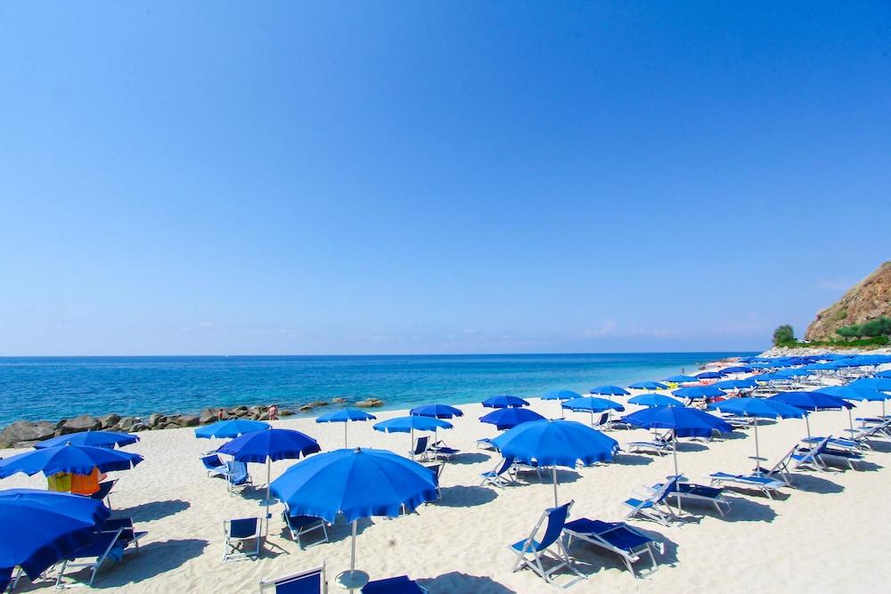 فيلاجيو أوتل ليدو سان جوسابيه الشاطئ