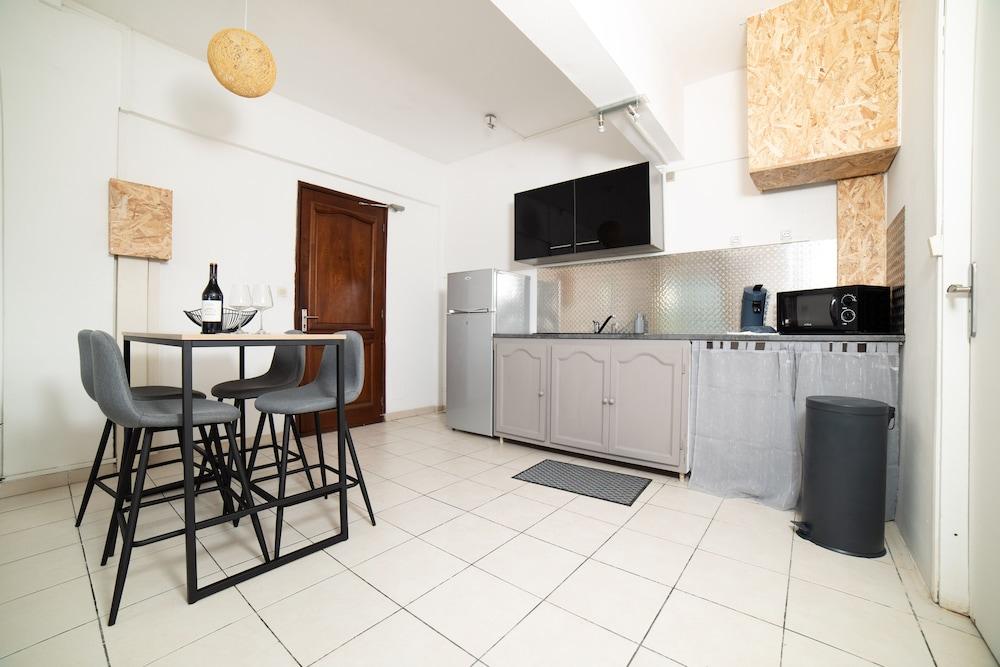 Le Calou, Studio vue Mer et Montagne, Sainte-Clotilde, Keylodge Réunion Interior