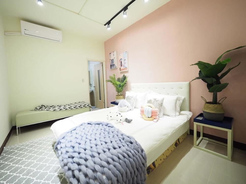 Yongchun MRT Station Room