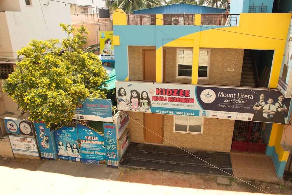 Ulo Raj Residency Exterior