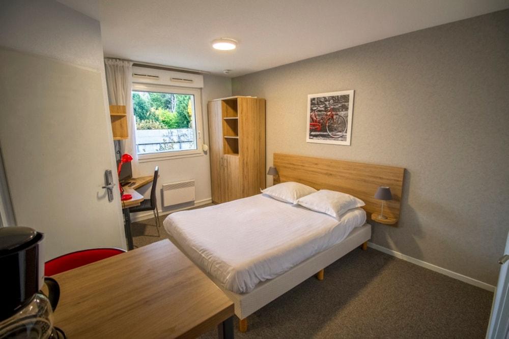 KOSY Appart’Hôtels – Le Champ de Mars Featured Image