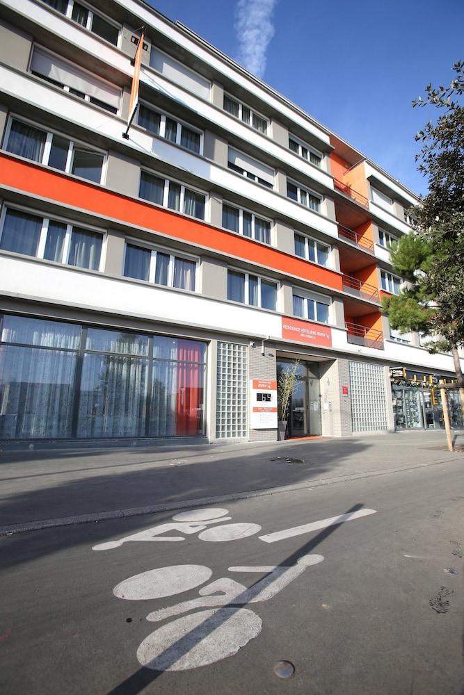 Adonis Paris Sud Exterior