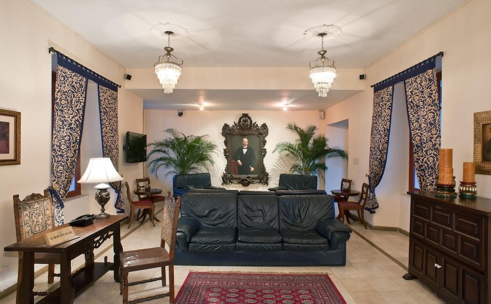 أوتيل دان مونيستريو بوبايان الردهة