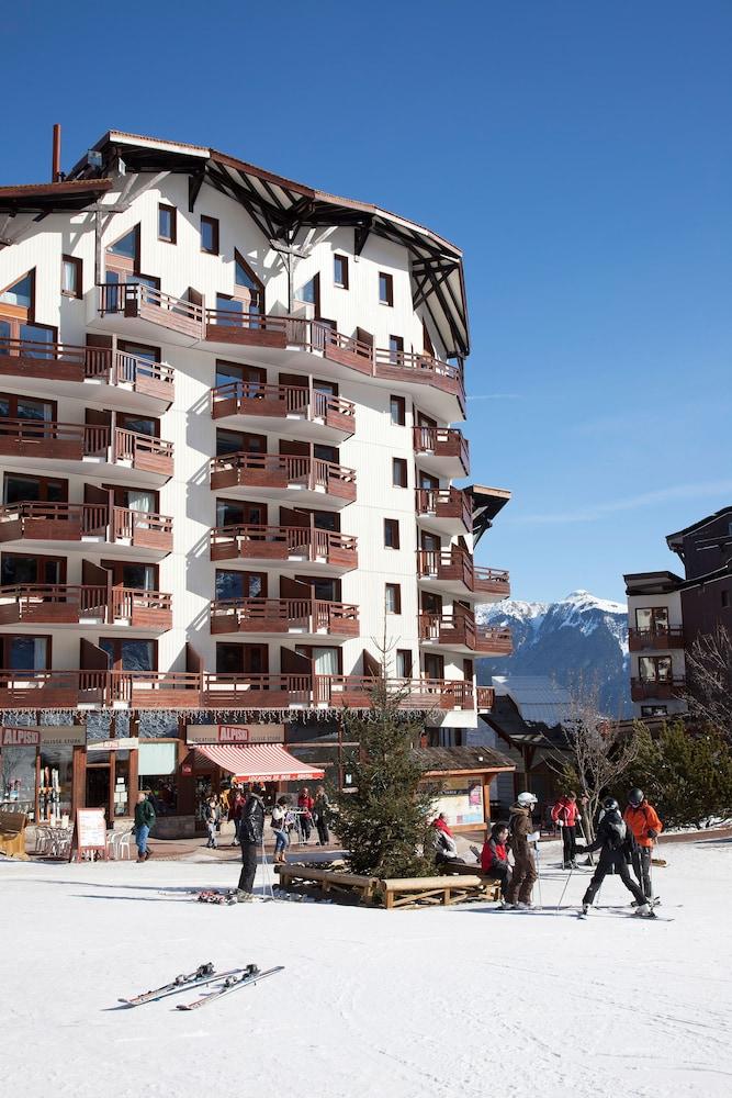 بيري آند فاكانسيز ريزدانس لو كريستيانا أخرى