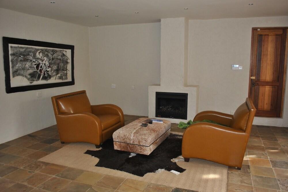 Mokolodi House Lobby Lounge