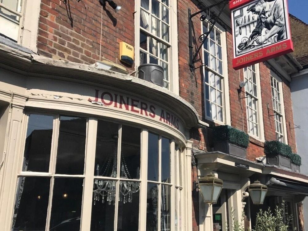 No.64 at the Joiners Exterior