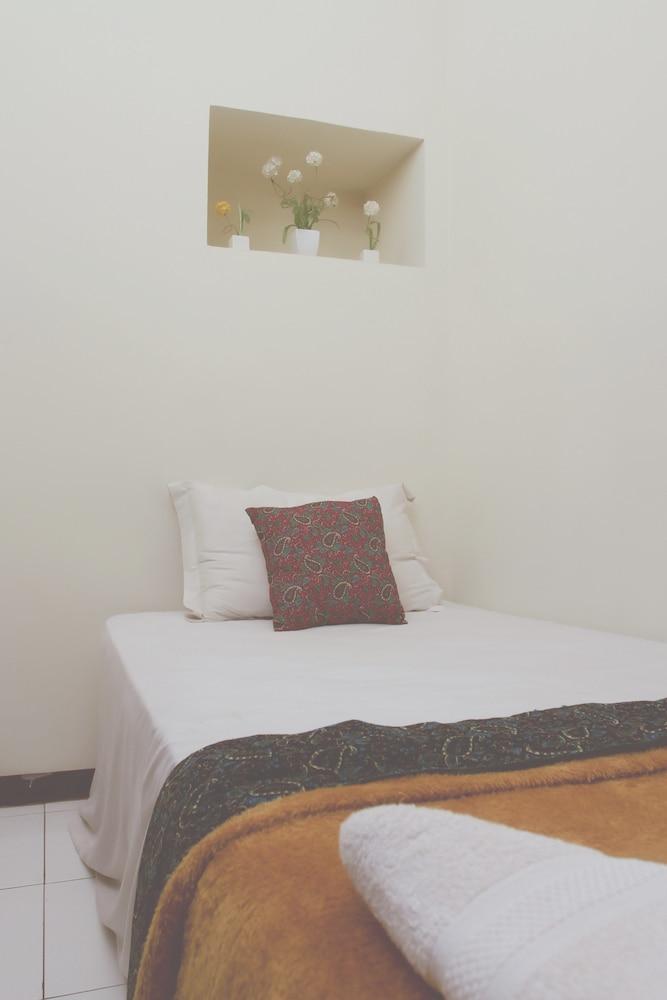 Bantal Guling Trans Room