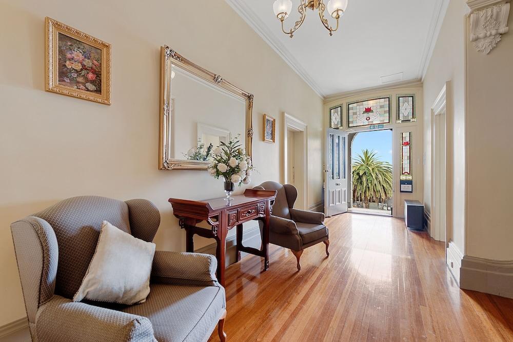 Waratah on York