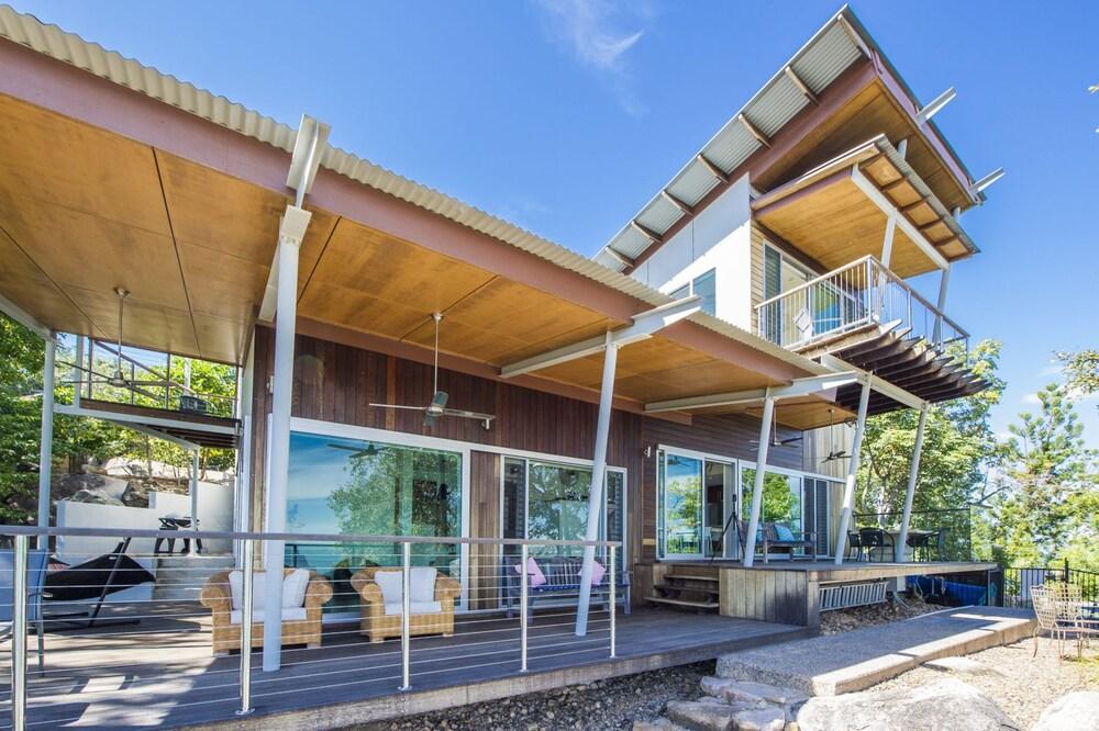 Headland Hideaway Exterior