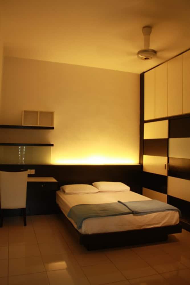 67 First Island Room
