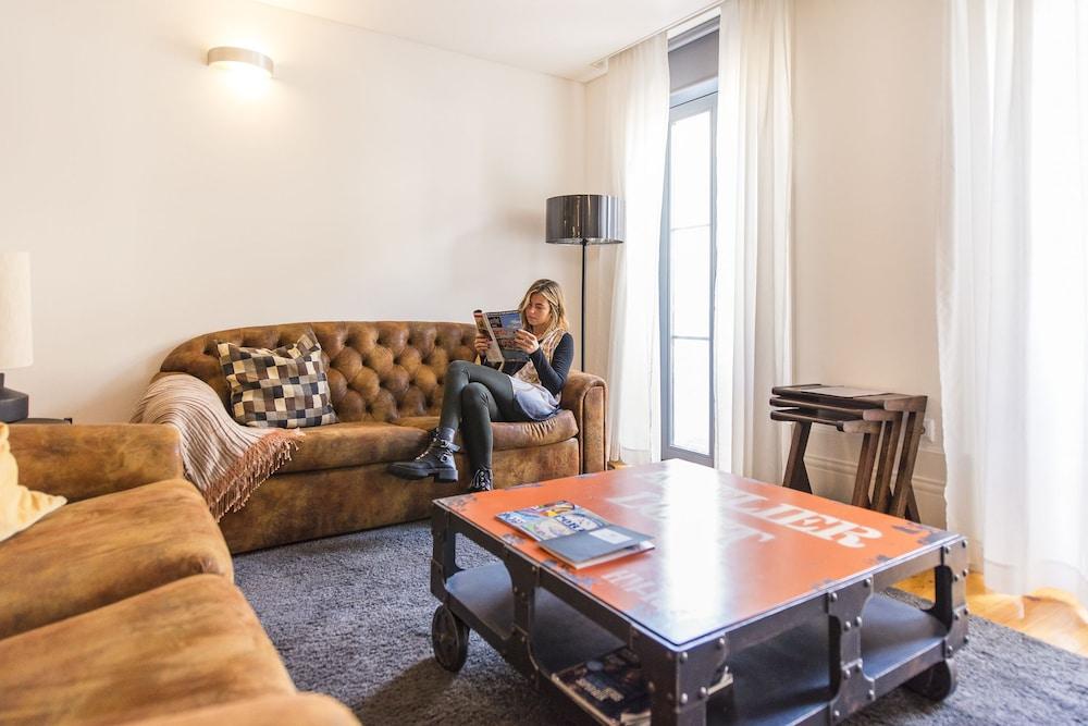 DA'Home - Almada Luxurious Duplex Living Area