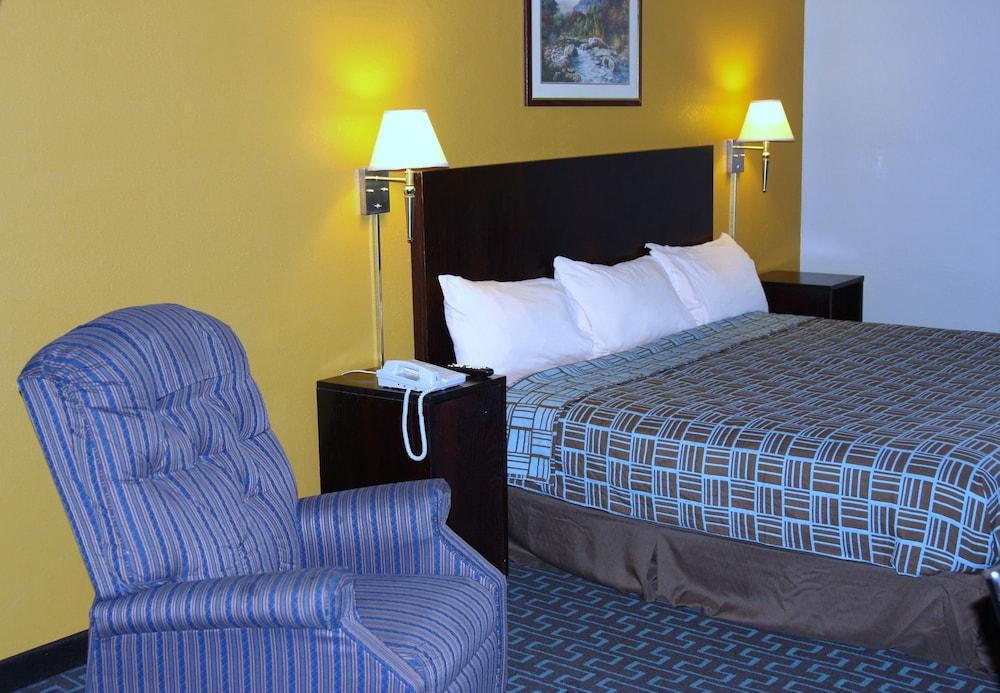 Express Inn and Suites Trion Room