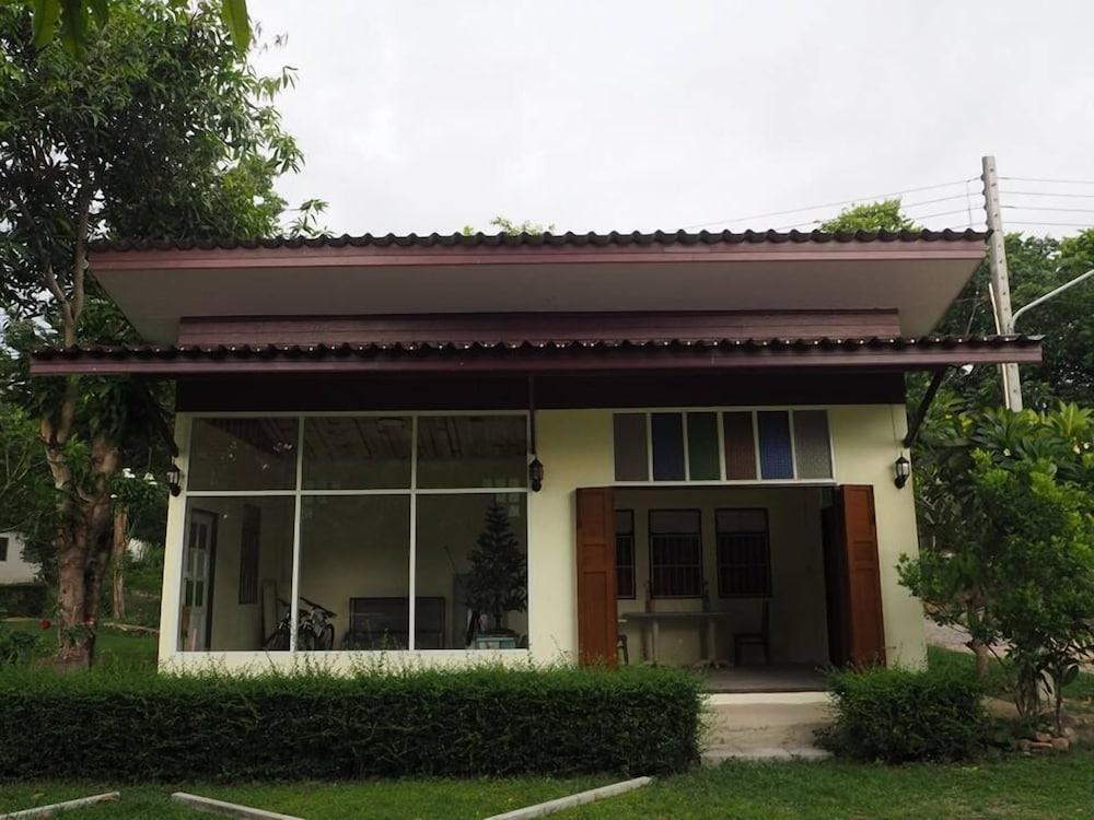 At Home Suanphung Exterior