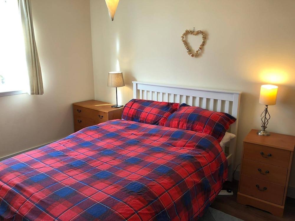 Steading Holidays - Ocean View Room