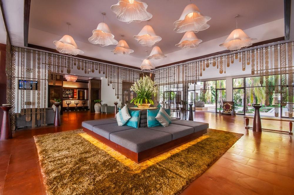 THE PRIVILEGE FLOOR by Lotus Blanc Lobby Sitting Area