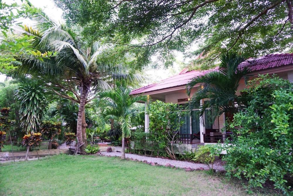 Ruan Panalee Resort Property Grounds