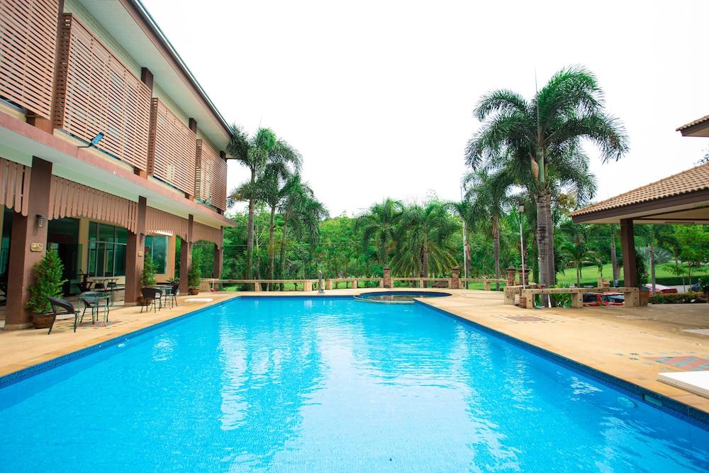 Muak Lek Forest Resort Waterslide