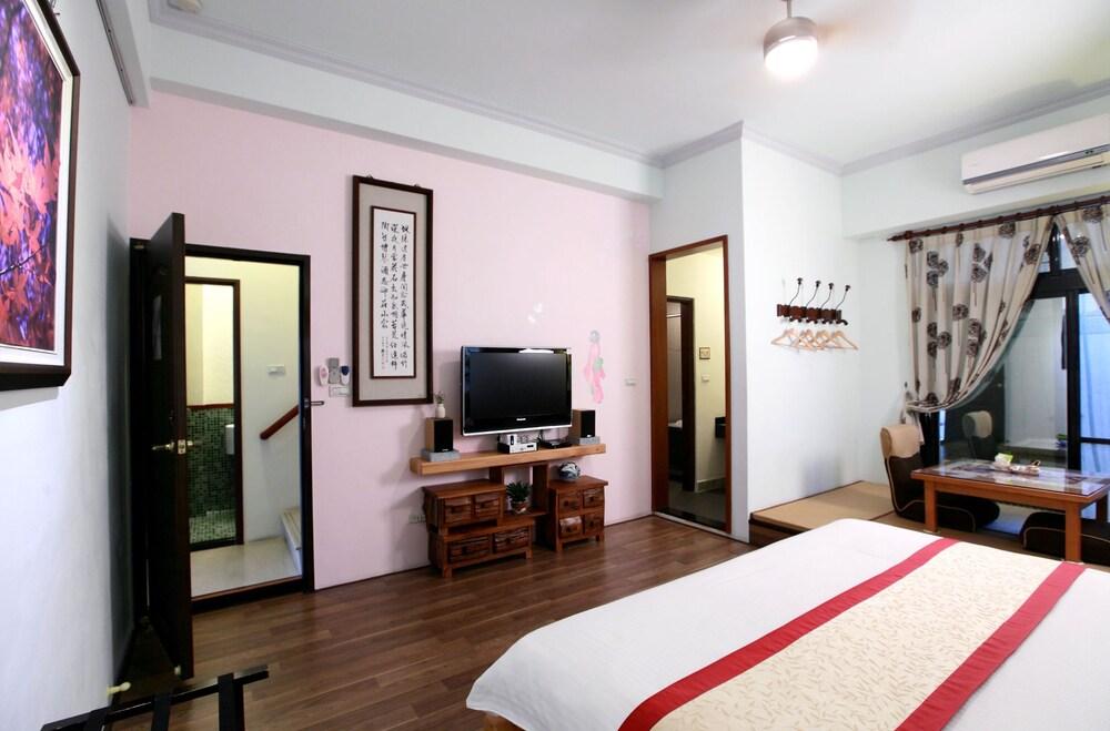 Errantry Lodge & Studio Room