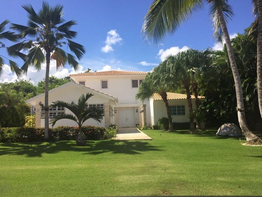 Tortuga C-41 Property Grounds