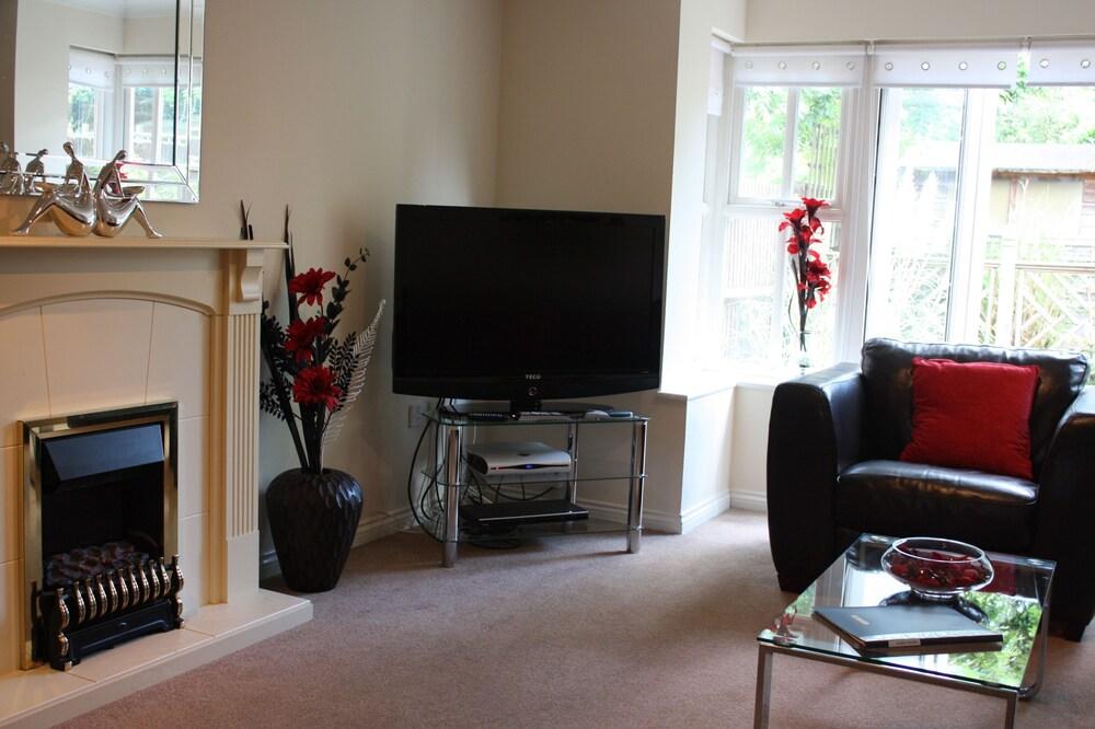 Bevan Gate Interior