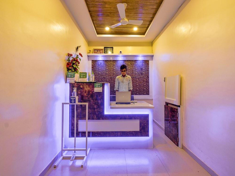 Treebo Prince Palace Reception