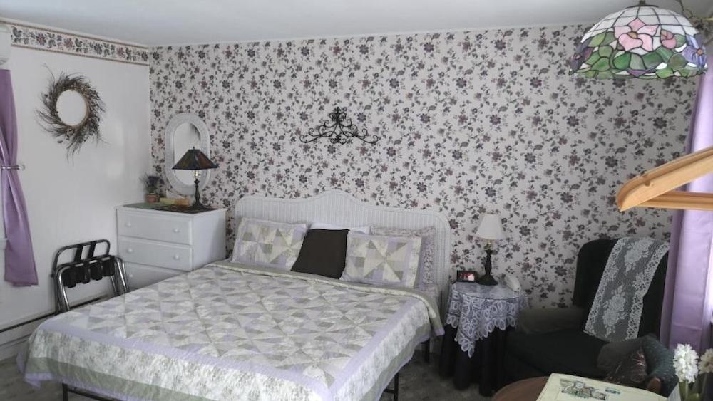 Midway Lodging Room