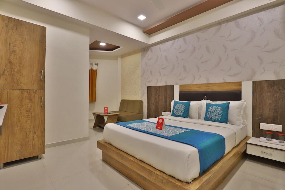 OYO 10265 Hotel Galaxy