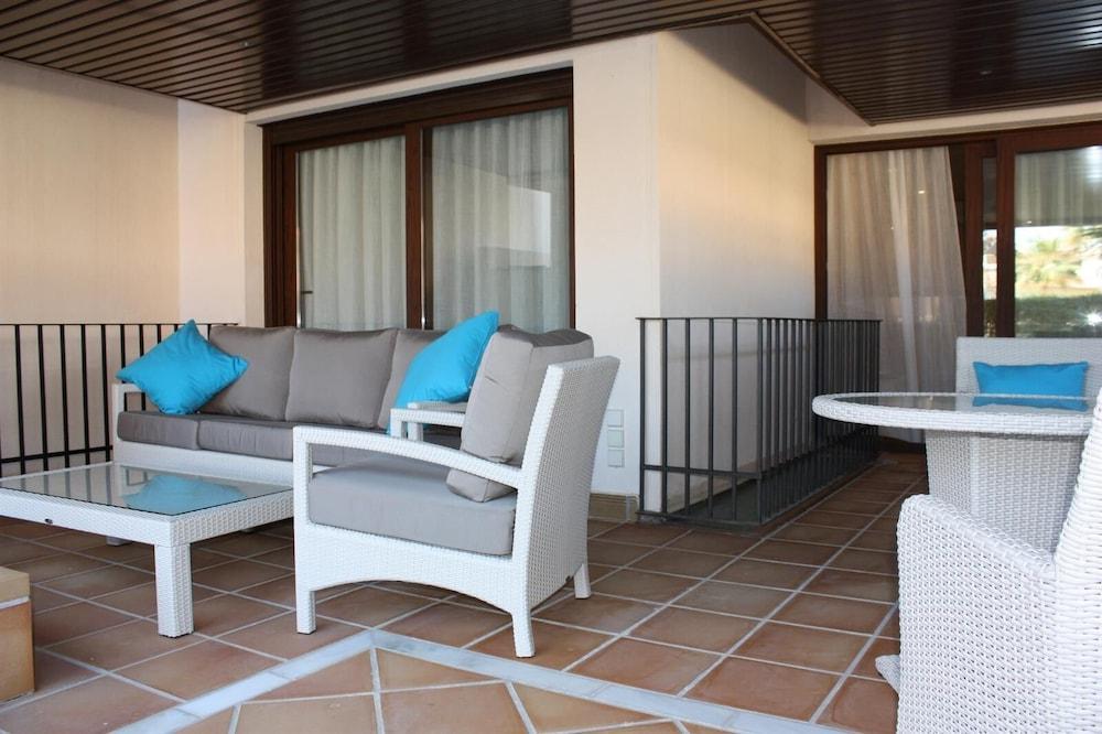 Beach Apartment with Private Pool Exterior
