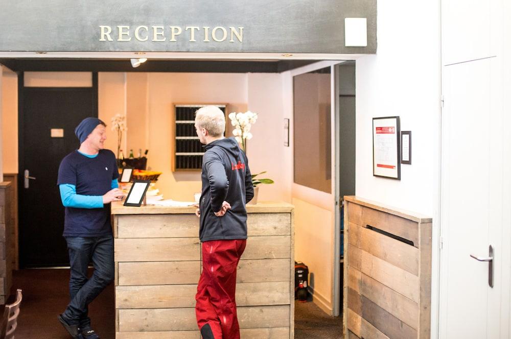 لانجلي أوتيل لو بوتي برنس منطقة الاستقبال